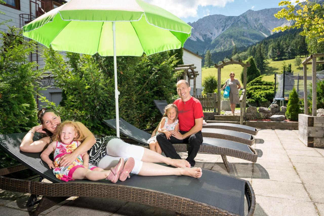 Hotel-Restaurant Forellenhof Puchberg am Schneeberg Exterior photo